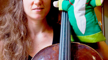 Carla Sanfelix. Profesora de violonchelo Suzuki y Mago Diapasón. Madrid. Escuela de música El Mundo de Carla